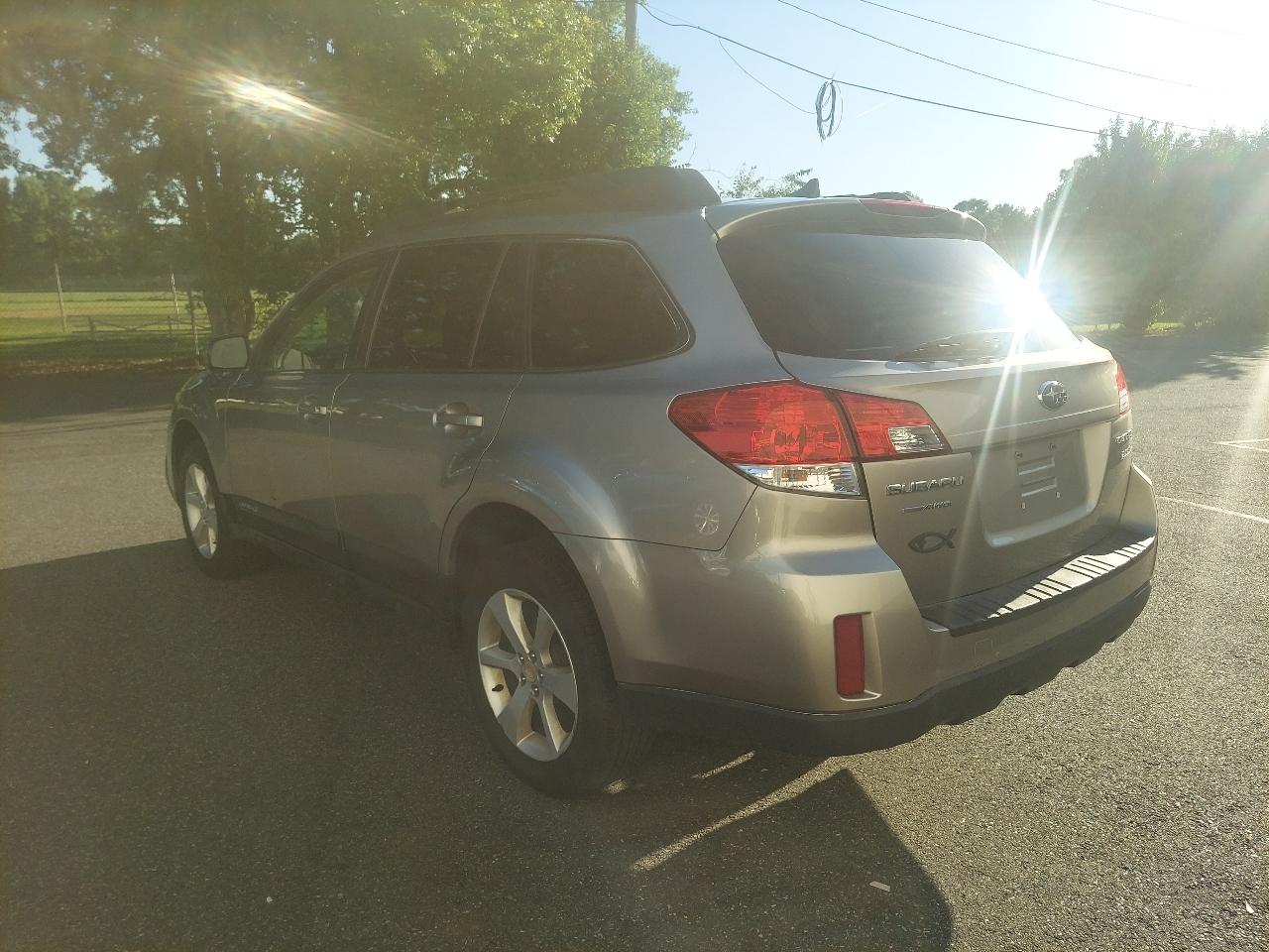 Subaru Outback 4dr Wgn H4 Auto 2.5i Premium 2014