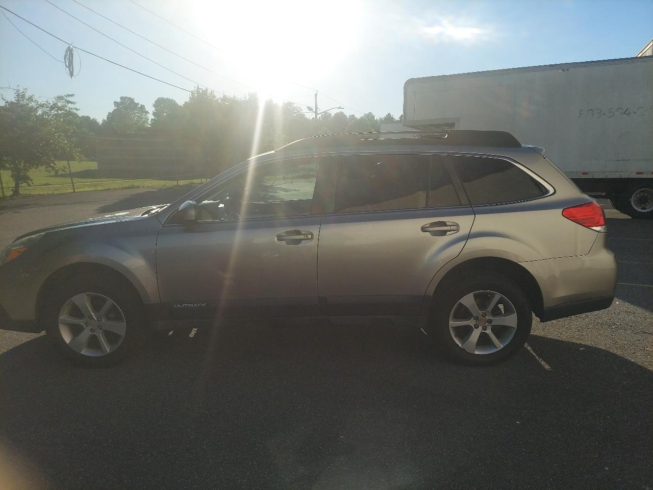 Subaru Outback 4dr Wgn H4 Auto 2.5i Premium 2014