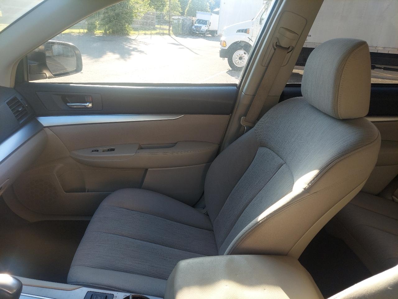 Subaru Outback 4dr Wgn H4 Auto 2.5i Premium 2014