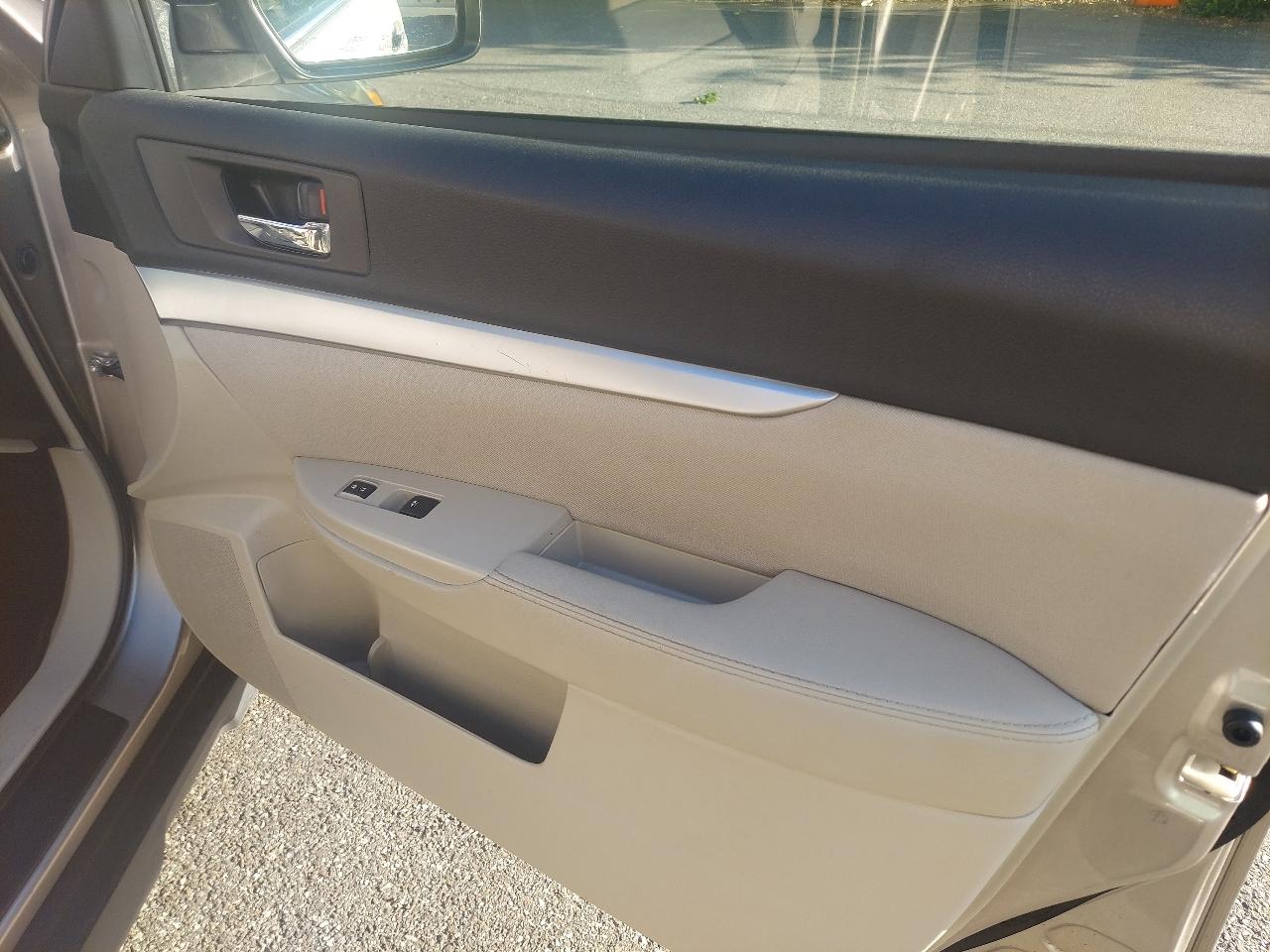 Subaru Outback 4dr Wgn H4 Auto 2.5i Premium 2014