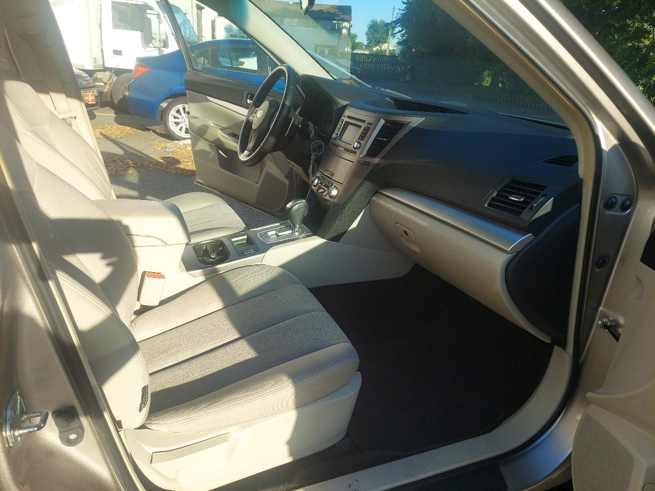 Subaru Outback 4dr Wgn H4 Auto 2.5i Premium 2014