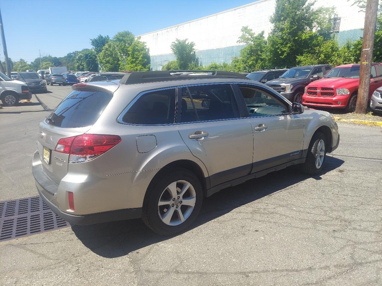 Subaru Outback 4dr Wgn H4 Auto 2.5i Premium 2014