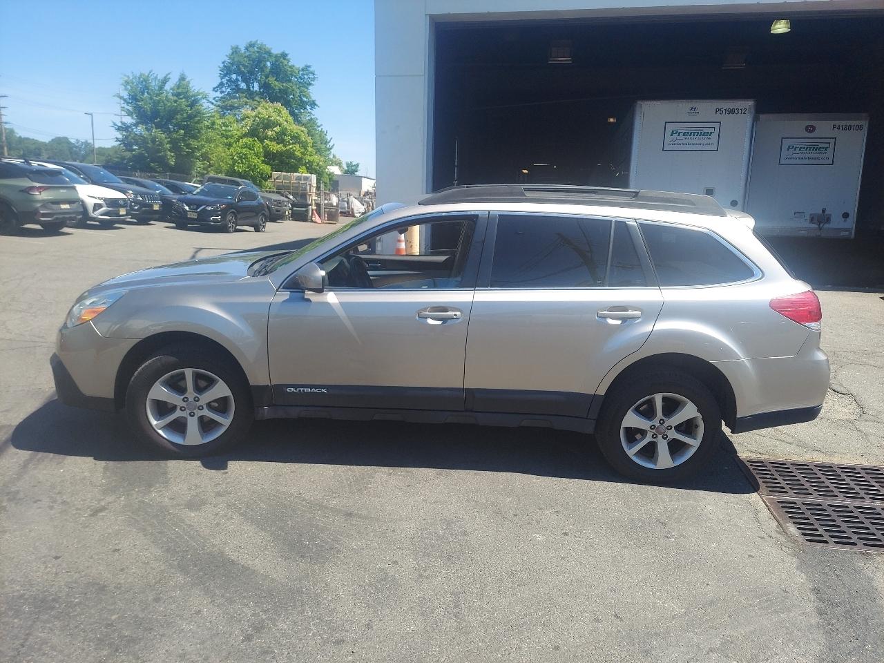Subaru Outback 4dr Wgn H4 Auto 2.5i Premium 2014