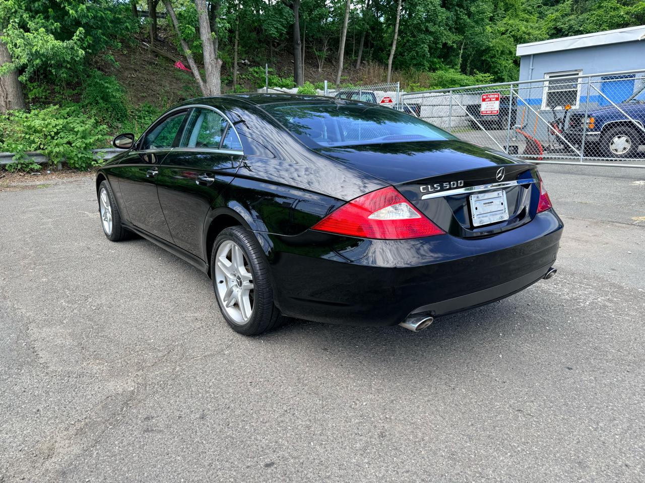 Mercedes-Benz CLS-Class 4dr Sdn 5.0L 2006