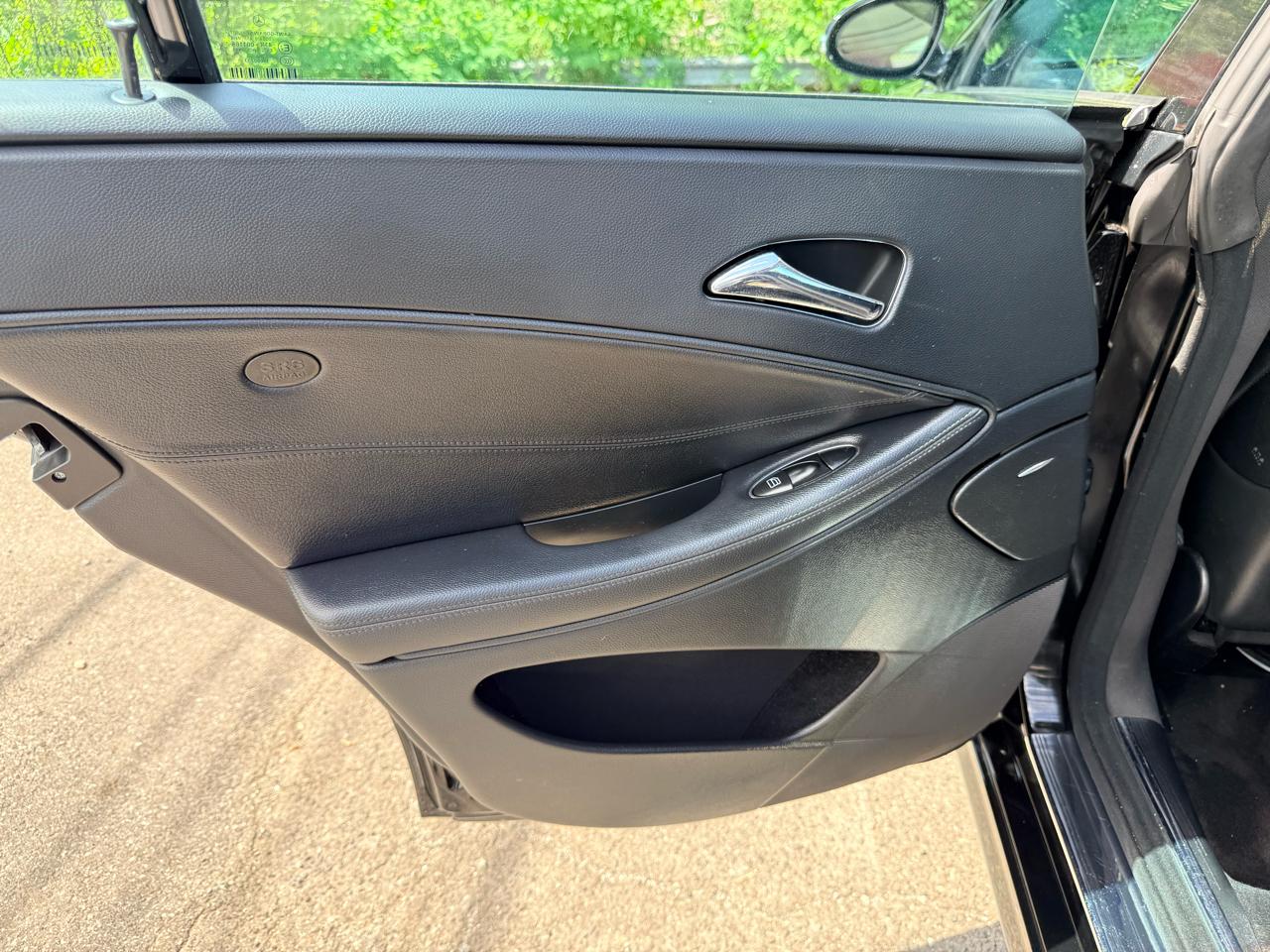 Mercedes-Benz CLS-Class 4dr Sdn 5.0L 2006