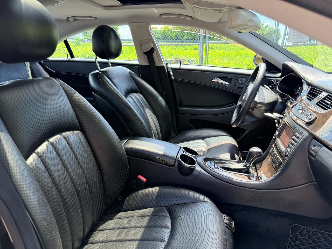 Mercedes-Benz CLS-Class 4dr Sdn 5.0L 2006
