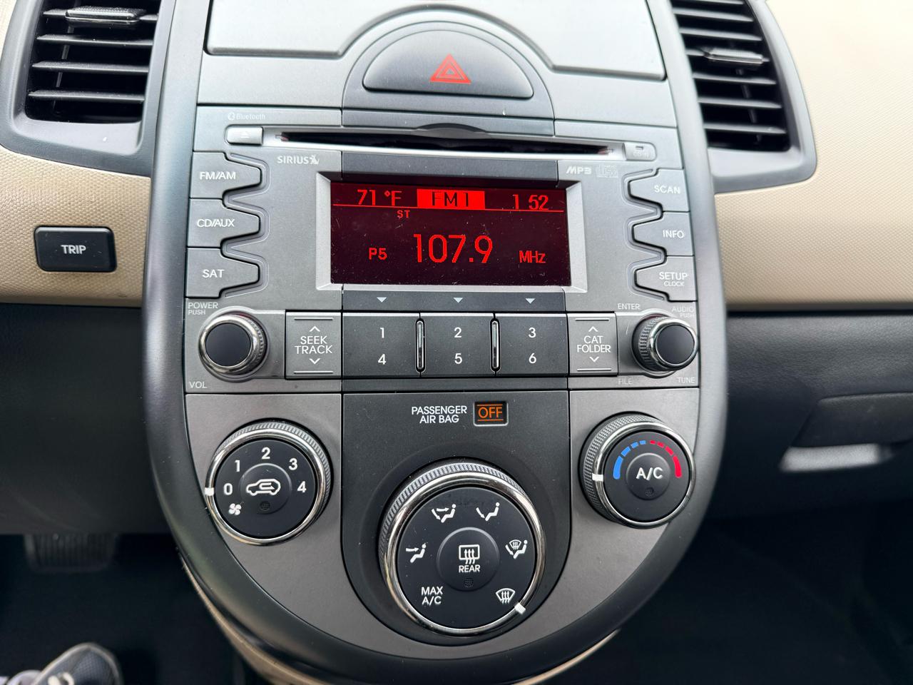 Kia Soul 5dr Wgn Auto ! 2011