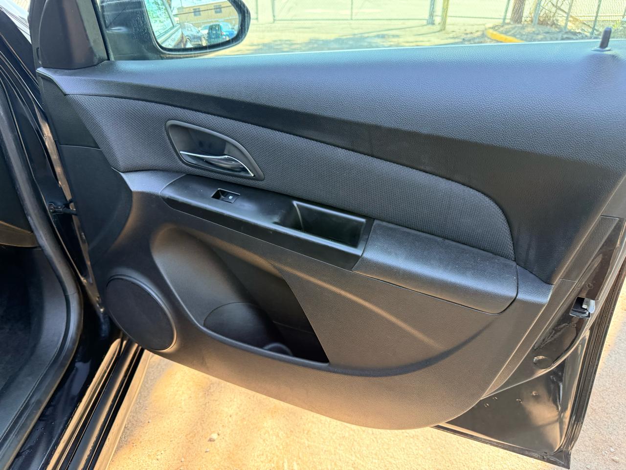 Chevrolet Cruze 4dr Sdn LT w/1LT 2012