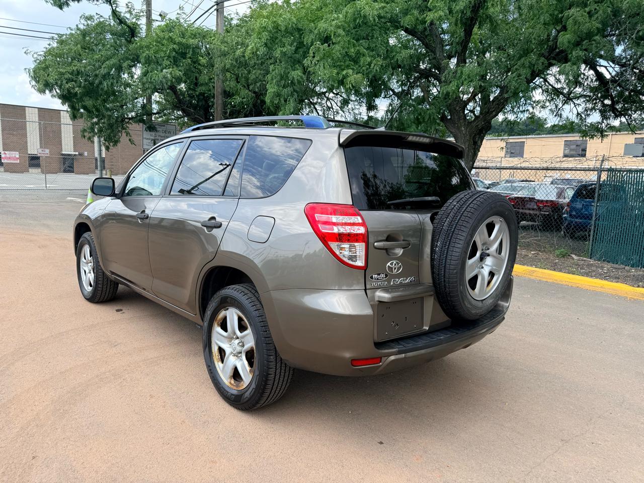 Toyota RAV4 4WD 4dr 4-cyl 4-Spd AT (Natl) 2009