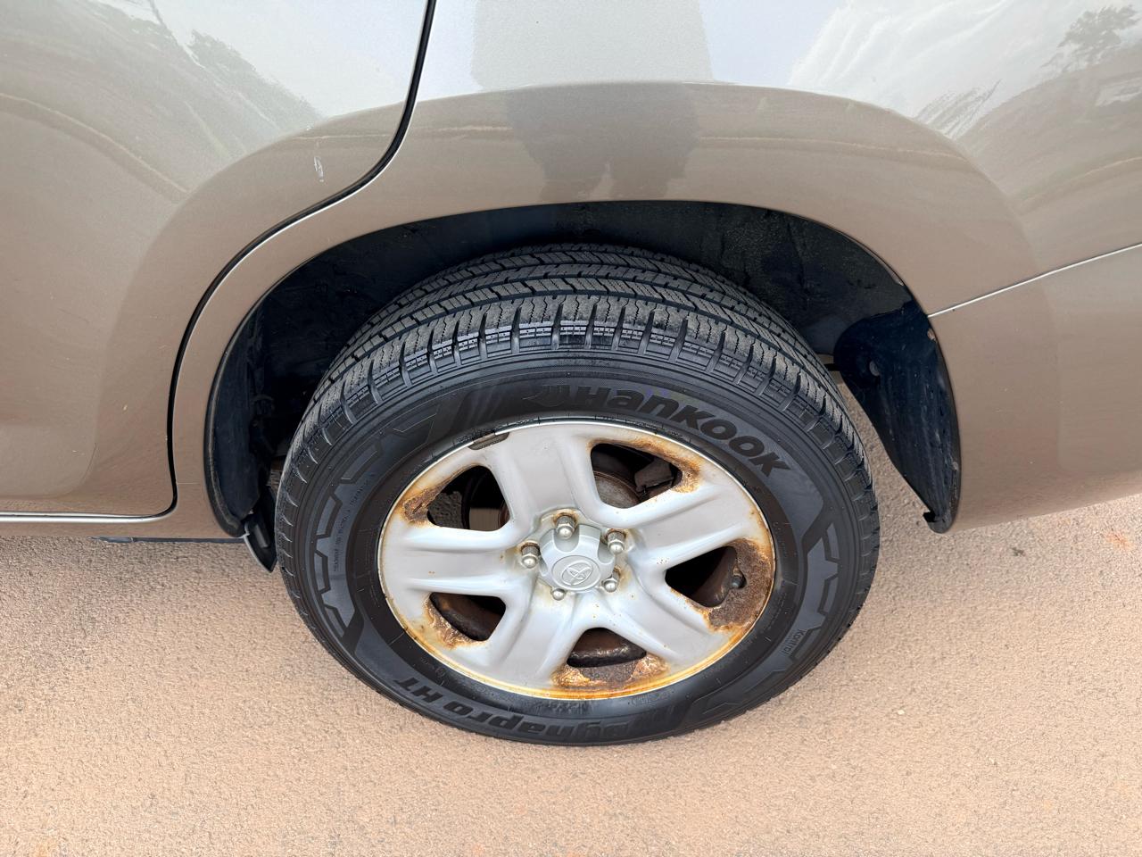 Toyota RAV4 4WD 4dr 4-cyl 4-Spd AT (Natl) 2009