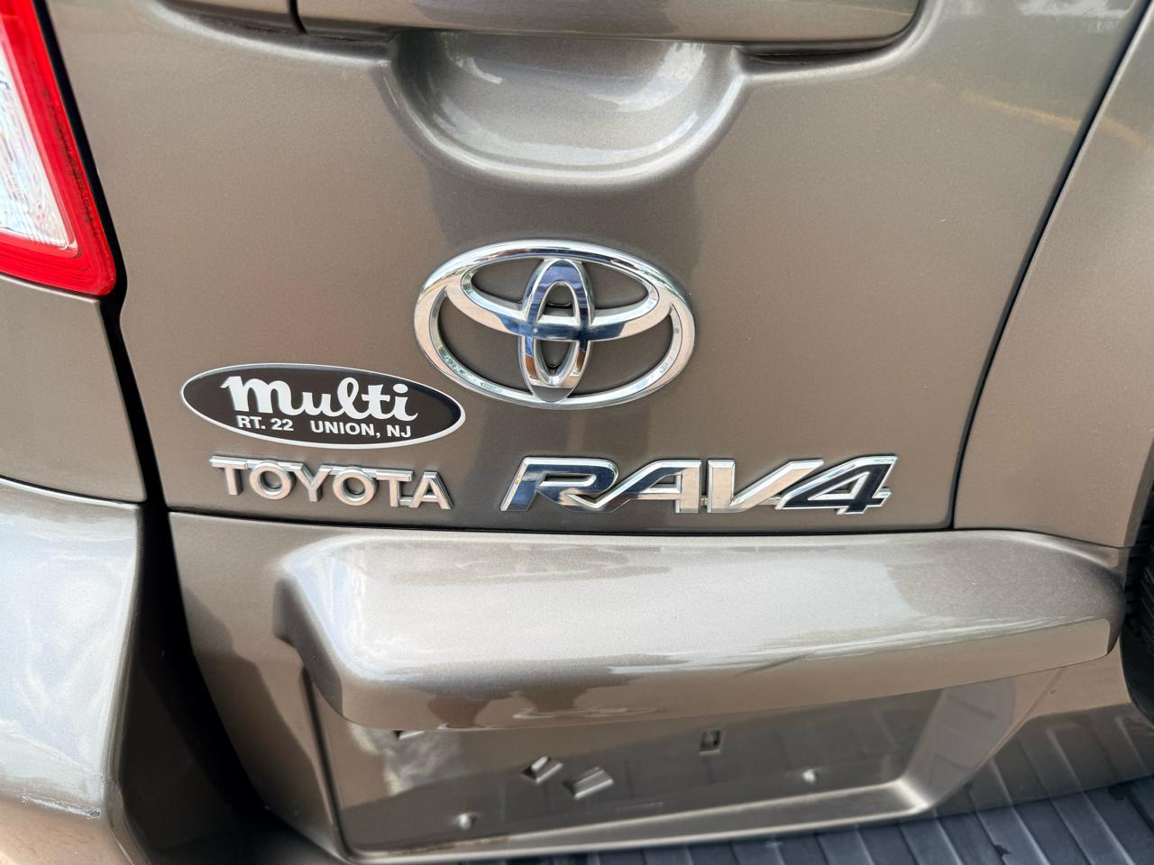 Toyota RAV4 4WD 4dr 4-cyl 4-Spd AT (Natl) 2009