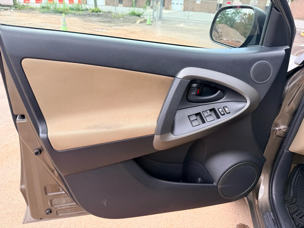 Toyota RAV4 4WD 4dr 4-cyl 4-Spd AT (Natl) 2009