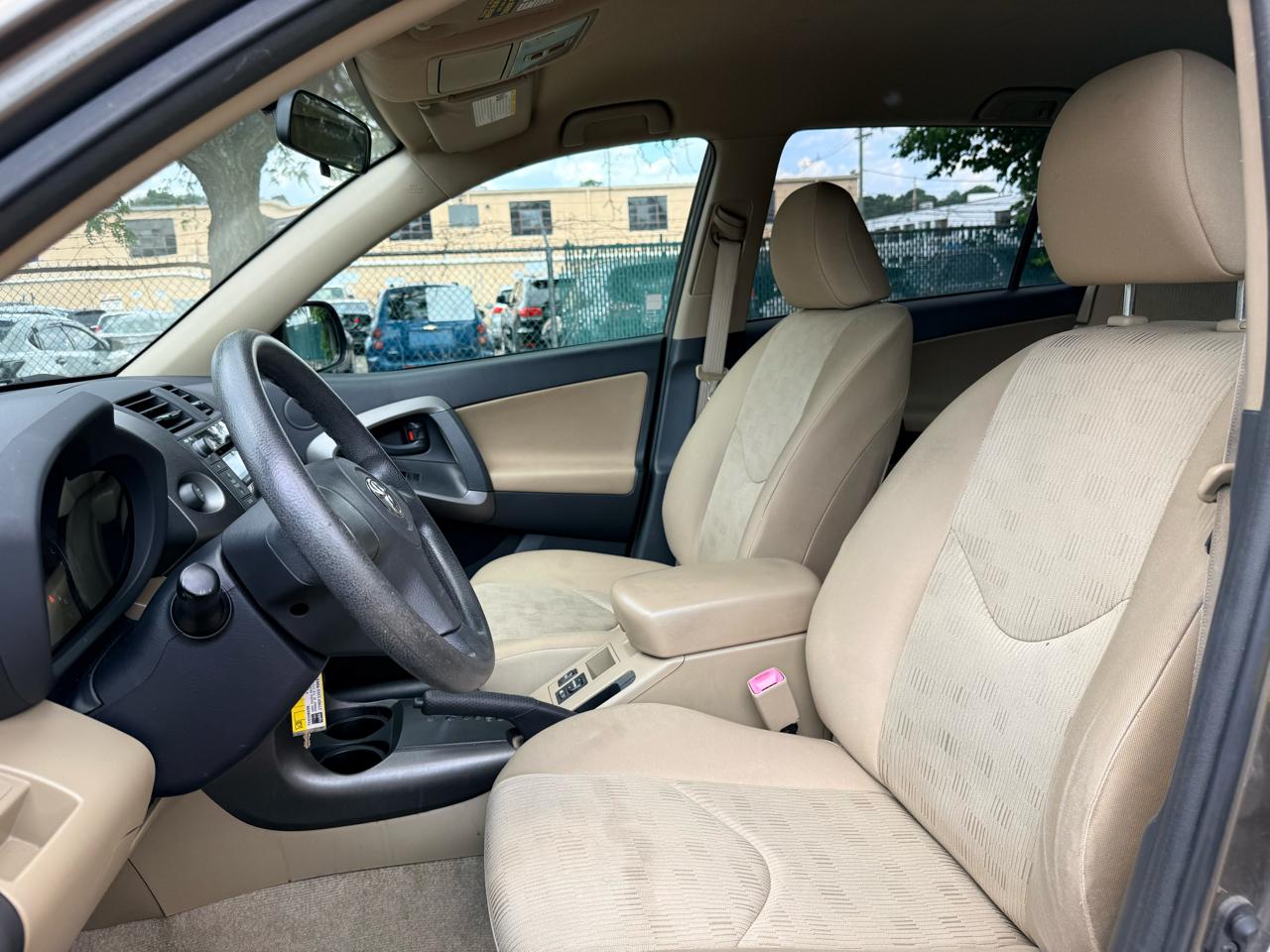 Toyota RAV4 4WD 4dr 4-cyl 4-Spd AT (Natl) 2009