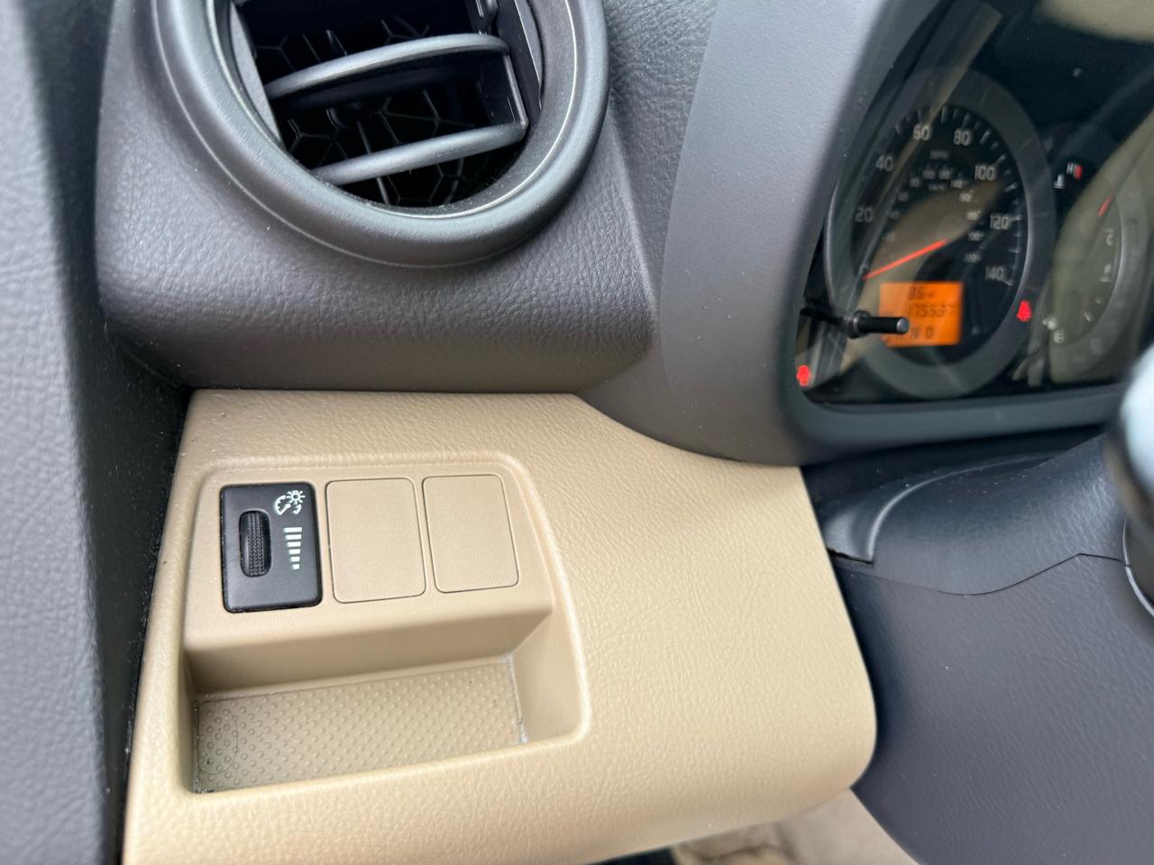Toyota RAV4 4WD 4dr 4-cyl 4-Spd AT (Natl) 2009