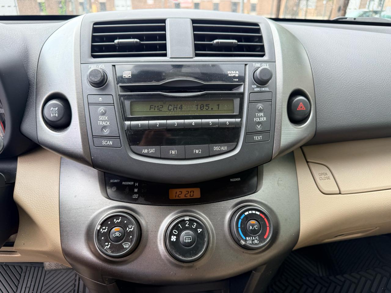 Toyota RAV4 4WD 4dr 4-cyl 4-Spd AT (Natl) 2009