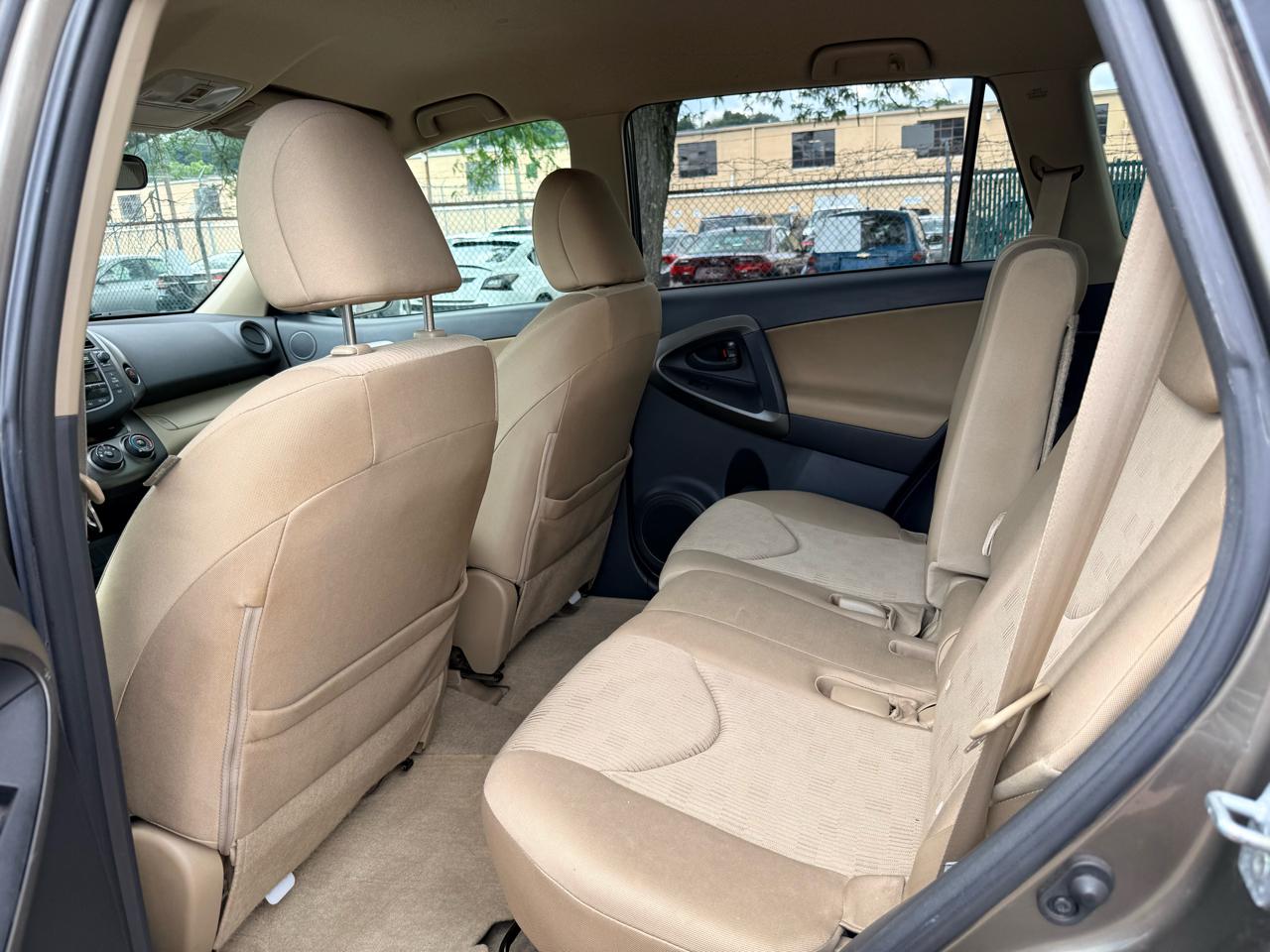 Toyota RAV4 4WD 4dr 4-cyl 4-Spd AT (Natl) 2009