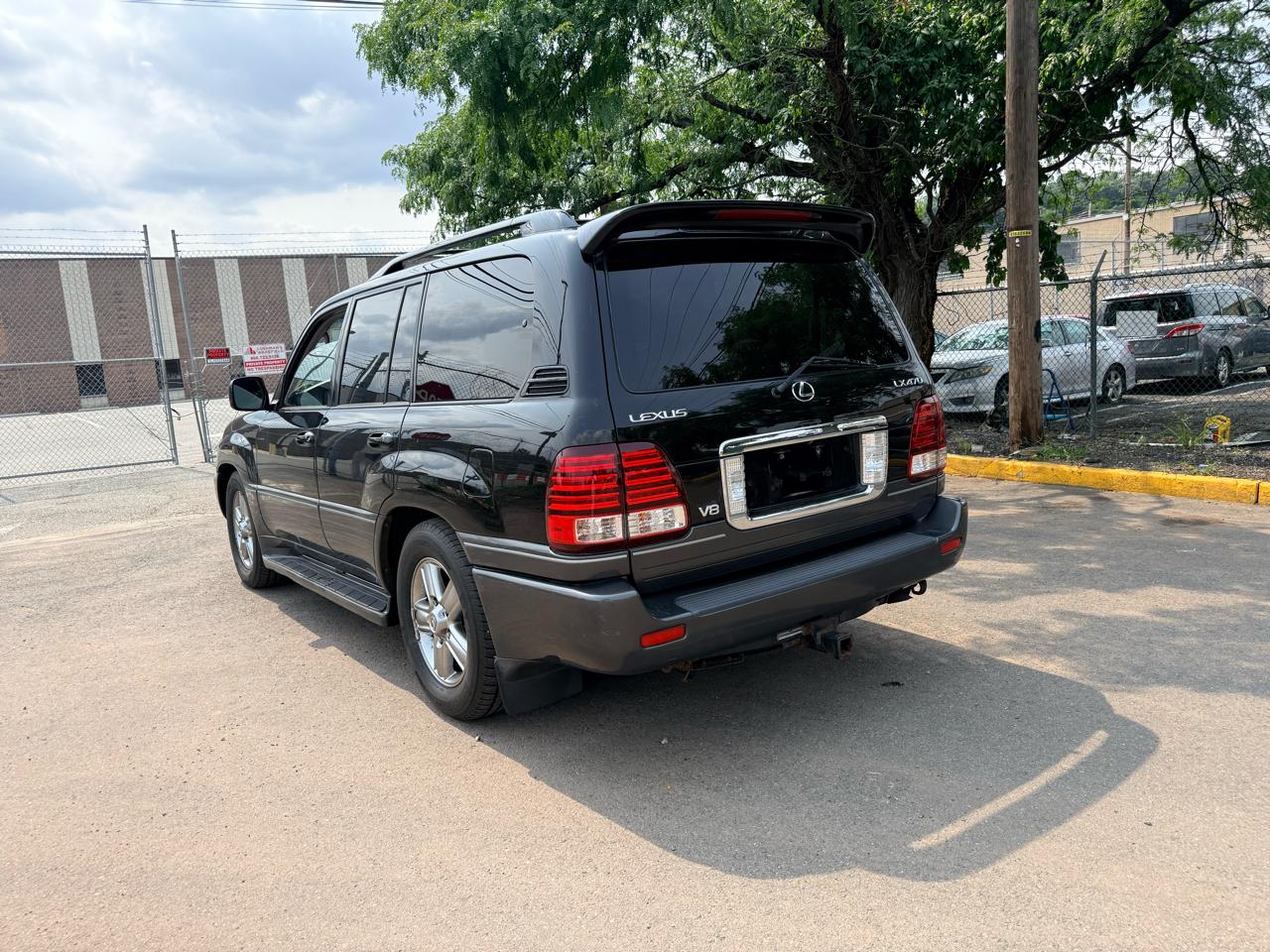Lexus LX 470 4dr SUV 2006