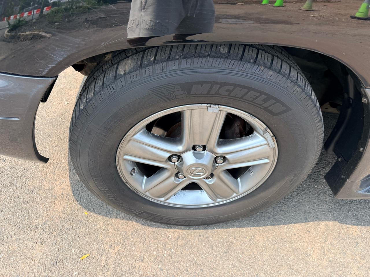 Lexus LX 470 4dr SUV 2006