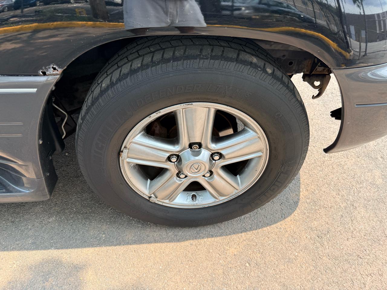 Lexus LX 470 4dr SUV 2006