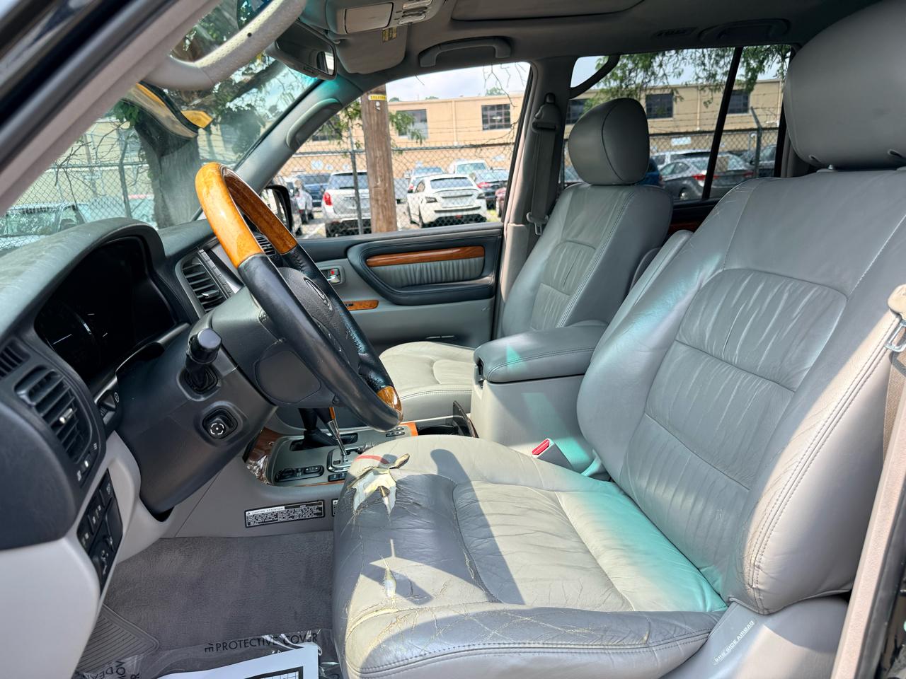 Lexus LX 470 4dr SUV 2006