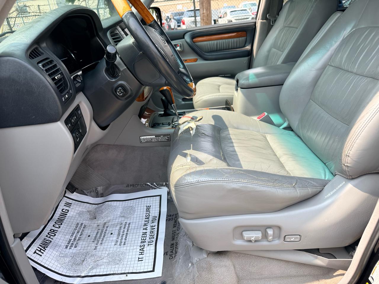 Lexus LX 470 4dr SUV 2006