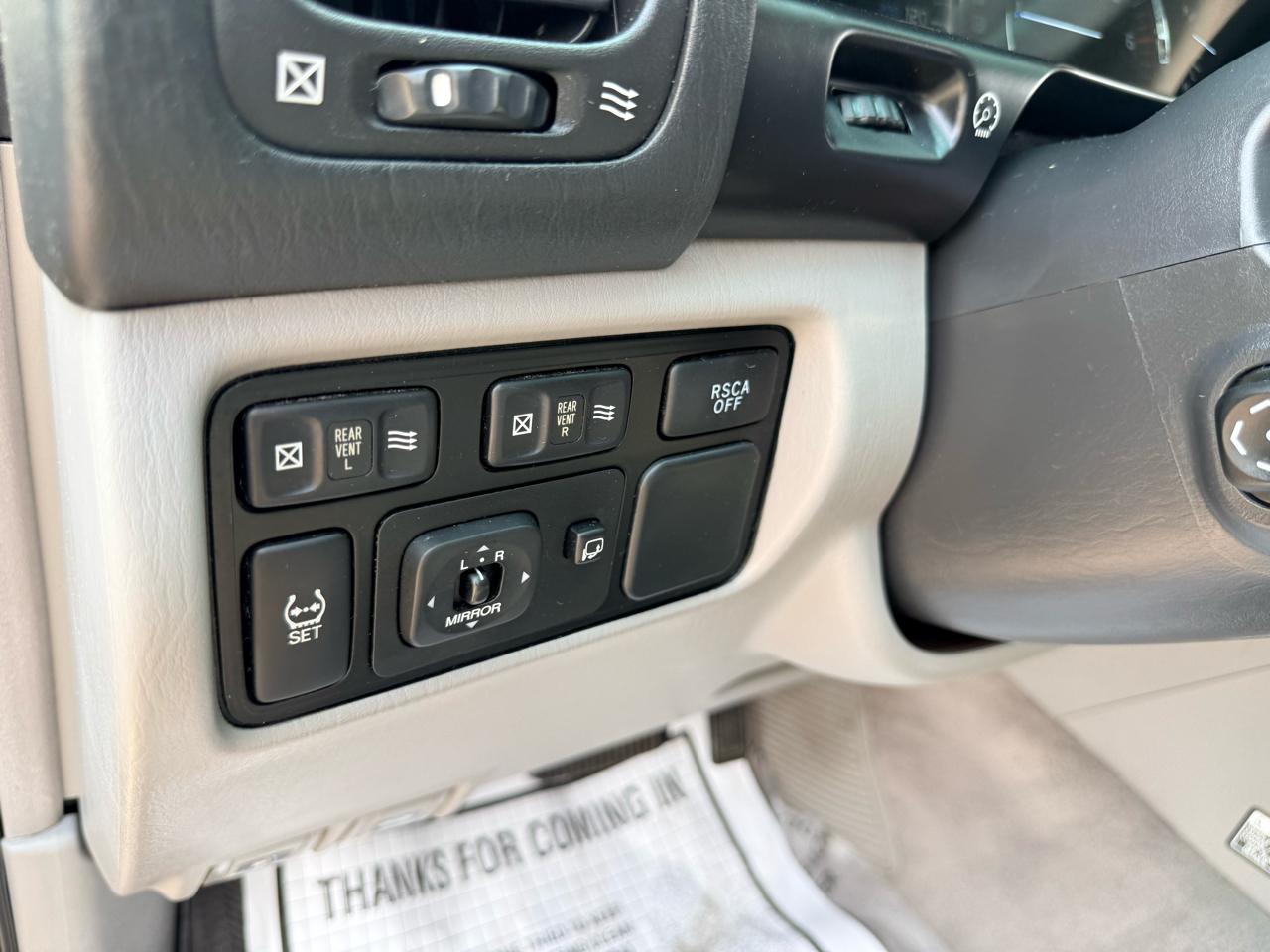 Lexus LX 470 4dr SUV 2006