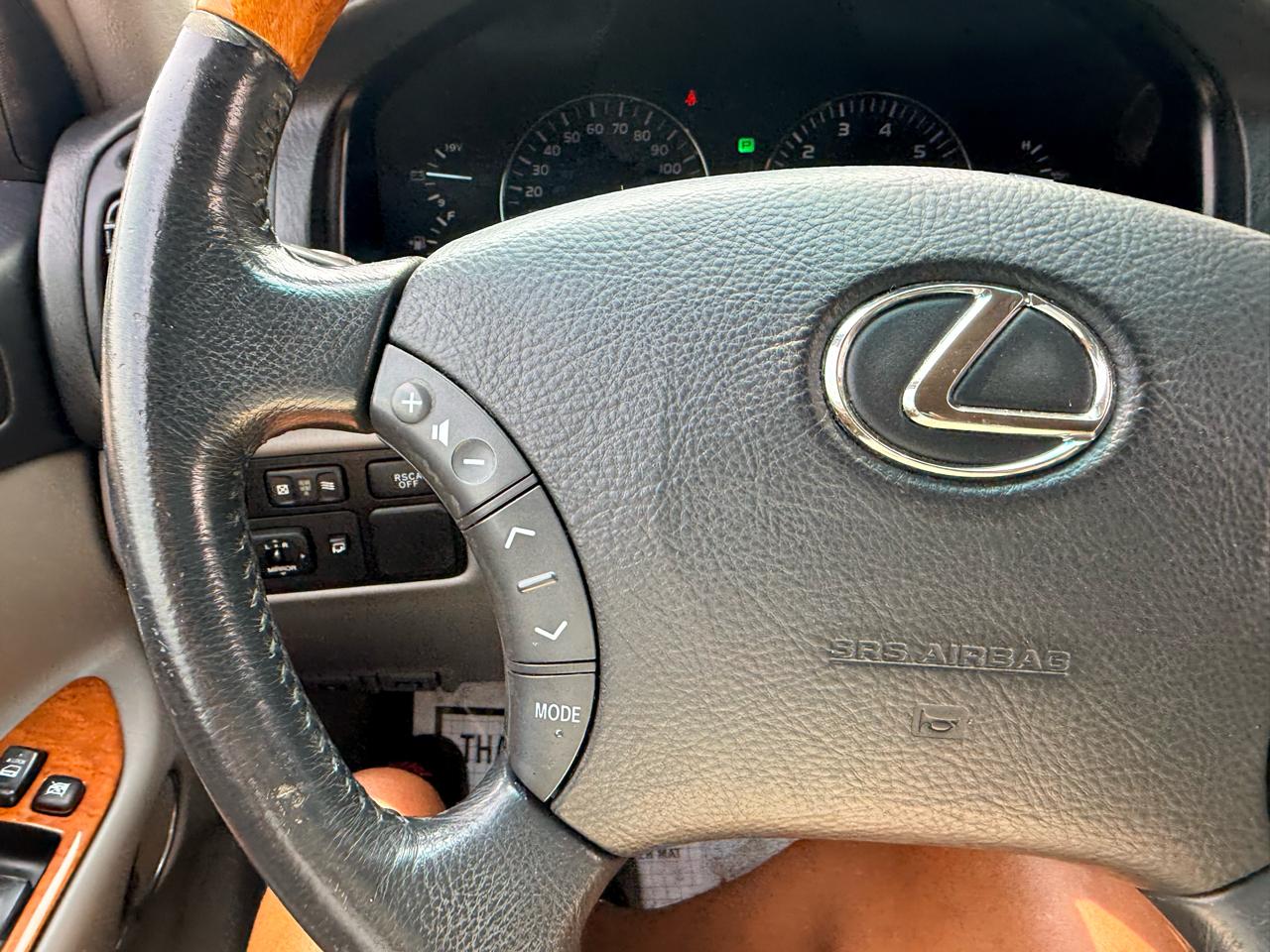 Lexus LX 470 4dr SUV 2006