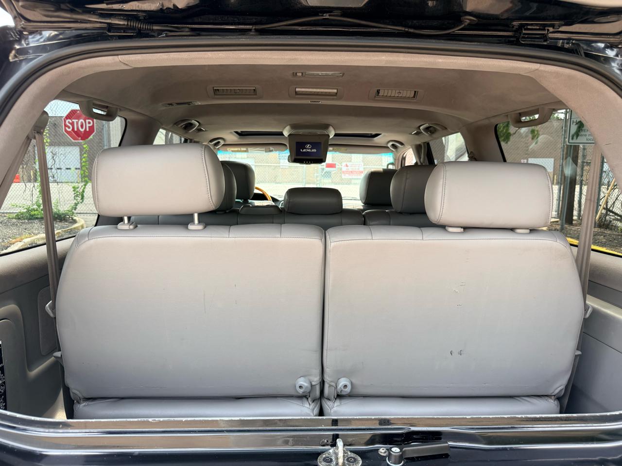 Lexus LX 470 4dr SUV 2006