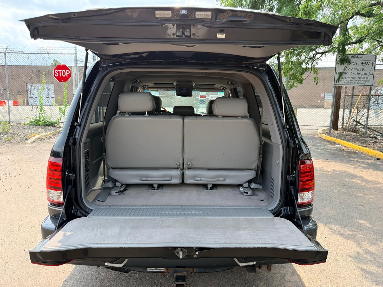Lexus LX 470 4dr SUV 2006