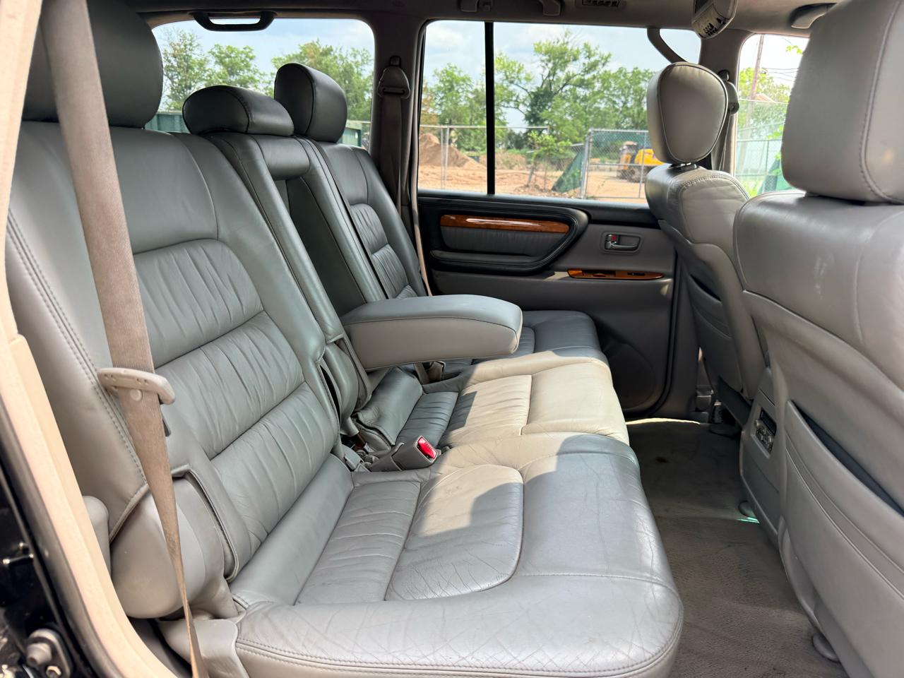 Lexus LX 470 4dr SUV 2006