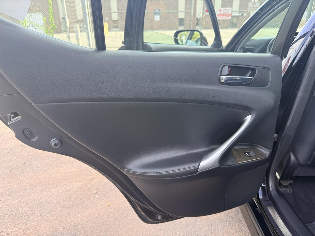 Lexus IS 250 4dr Sport Sdn Auto AWD 2011