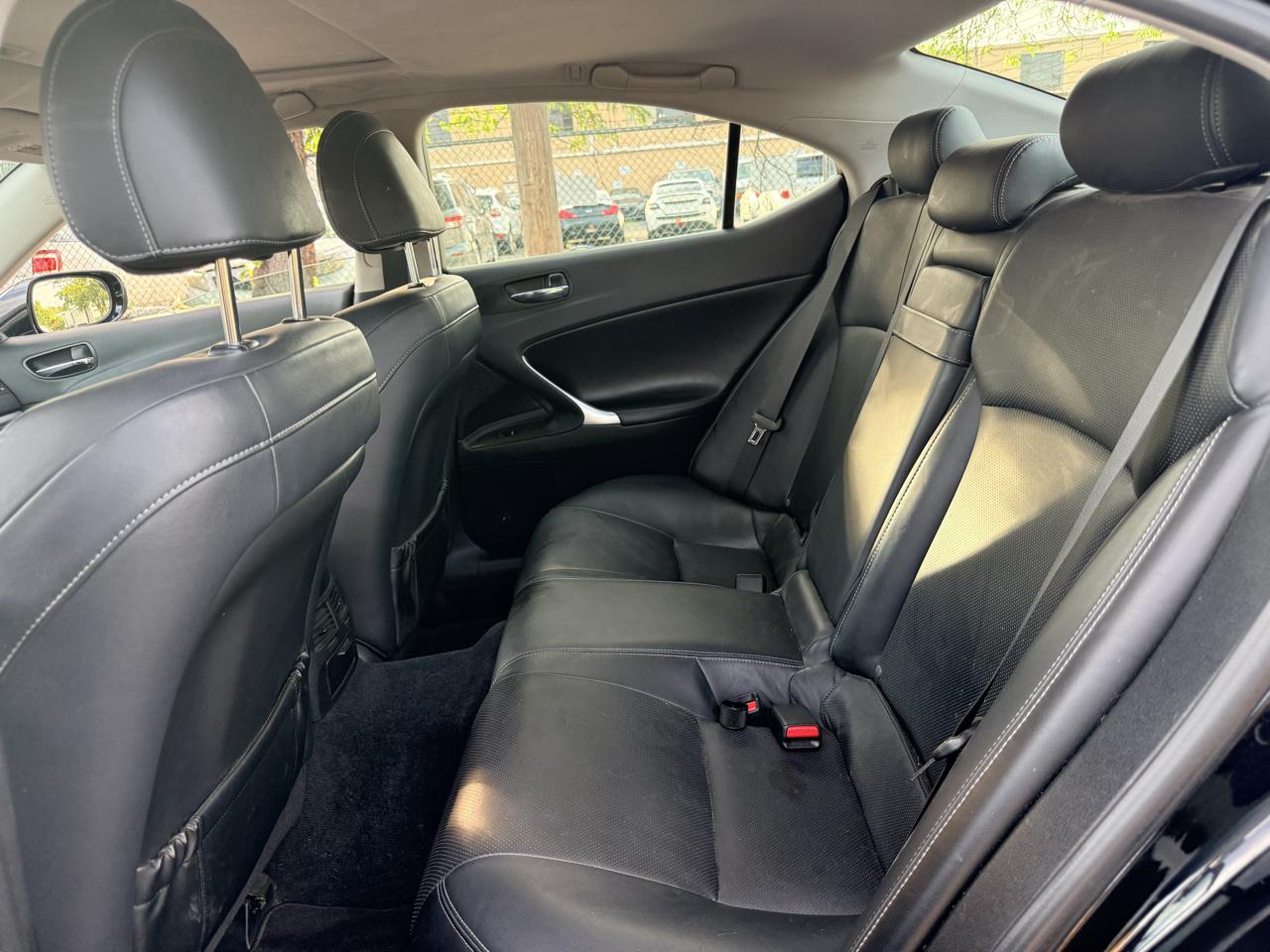 Lexus IS 250 4dr Sport Sdn Auto AWD 2011