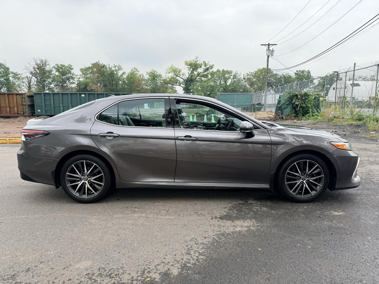 Toyota Camry XLE Auto (Natl) 2021