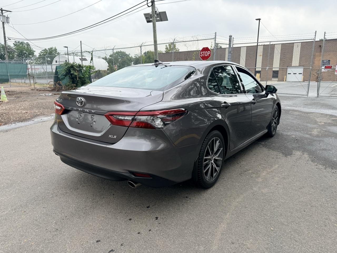 Toyota Camry XLE Auto (Natl) 2021