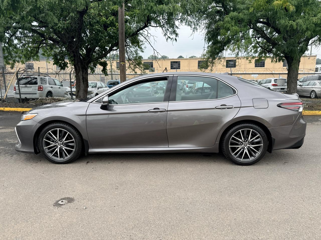 Toyota Camry XLE Auto (Natl) 2021