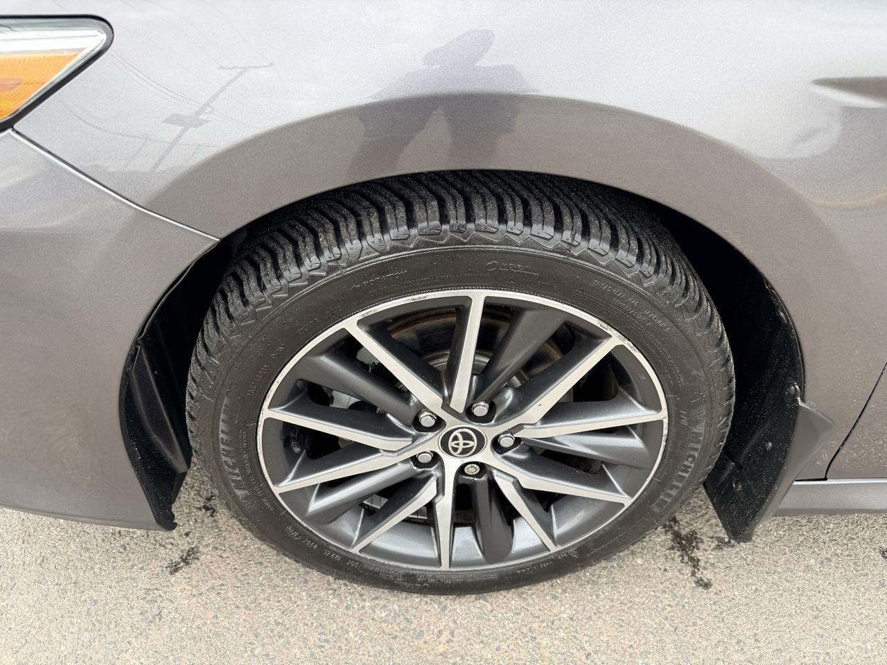 Toyota Camry XLE Auto (Natl) 2021