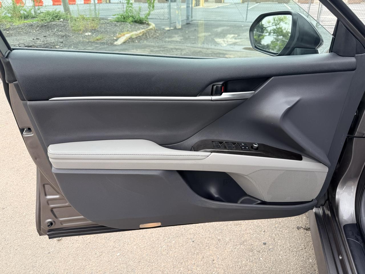 Toyota Camry XLE Auto (Natl) 2021