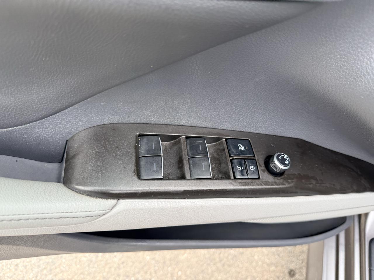 Toyota Camry XLE Auto (Natl) 2021