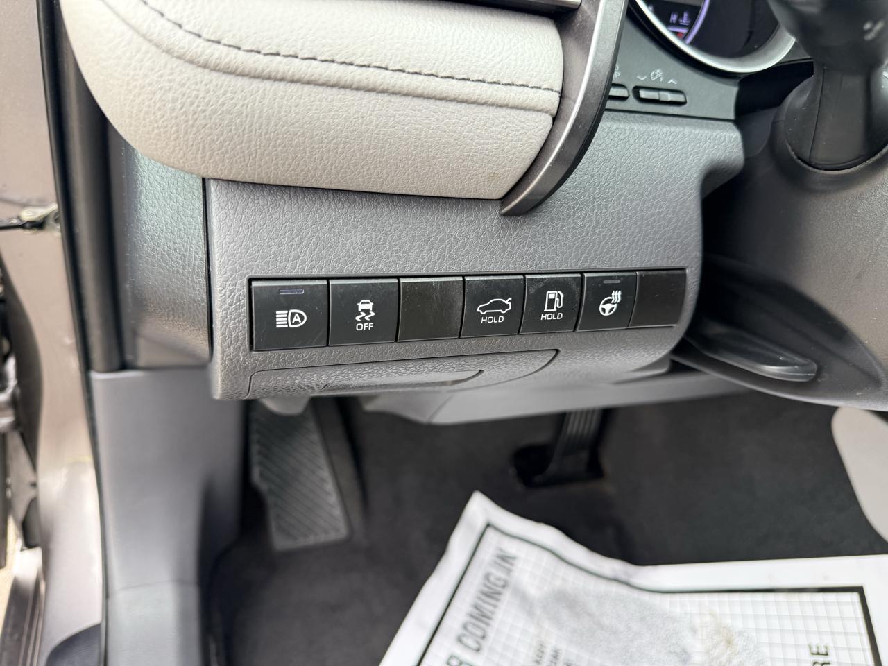 Toyota Camry XLE Auto (Natl) 2021