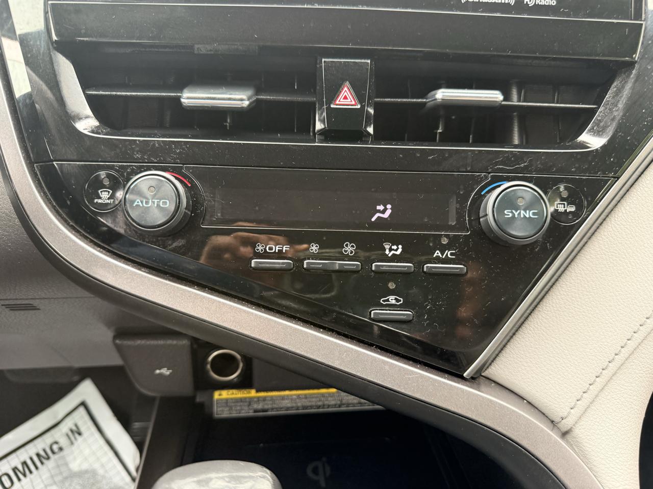 Toyota Camry XLE Auto (Natl) 2021