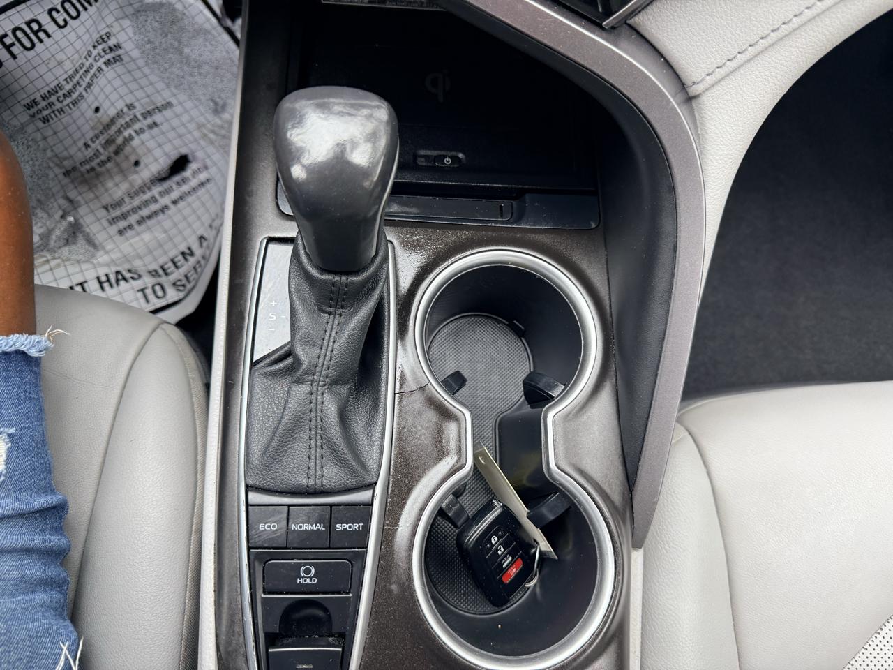 Toyota Camry XLE Auto (Natl) 2021