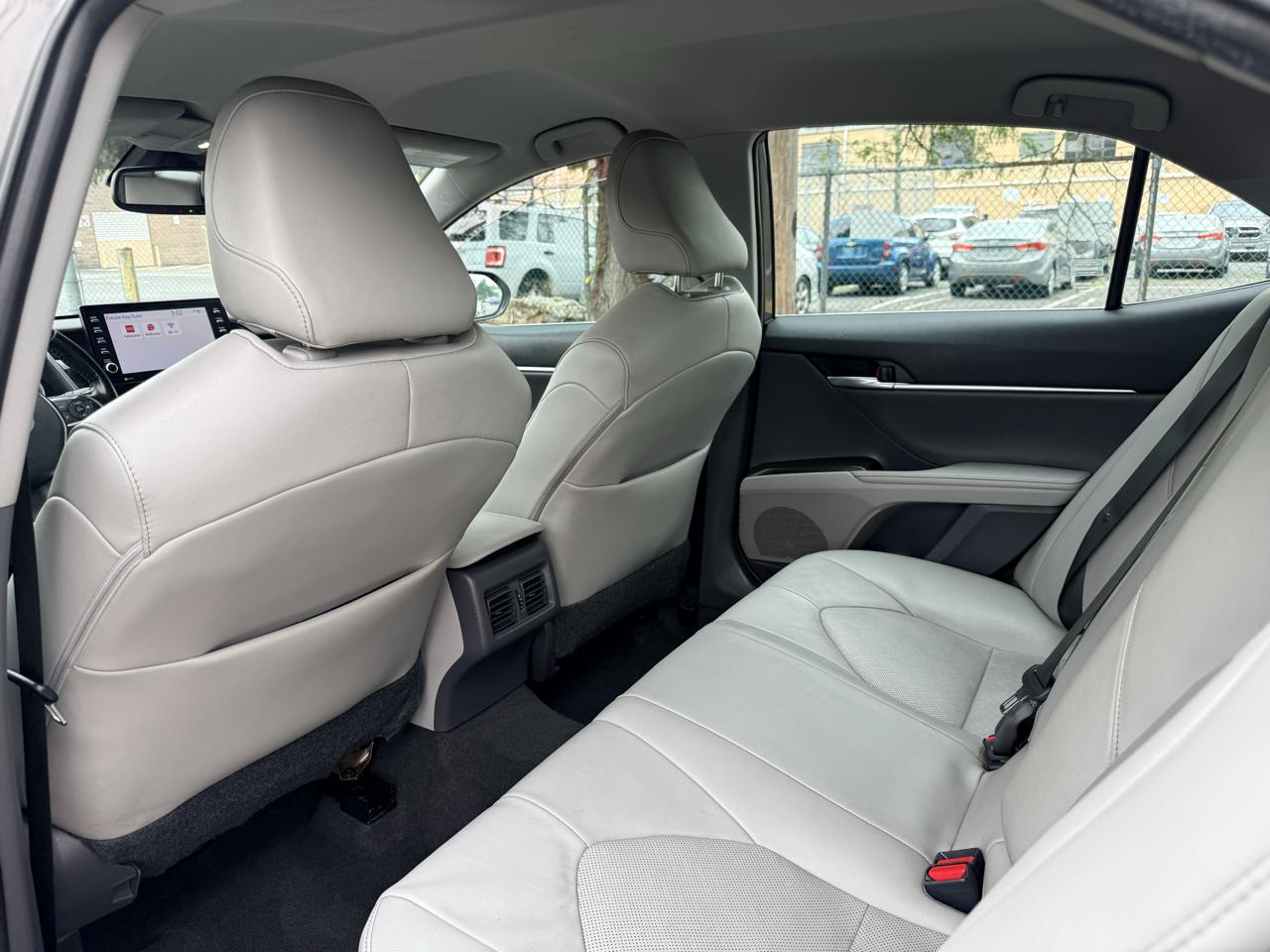 Toyota Camry XLE Auto (Natl) 2021