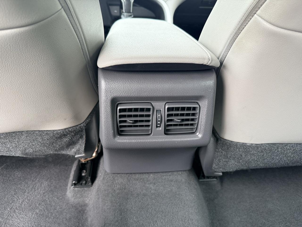 Toyota Camry XLE Auto (Natl) 2021