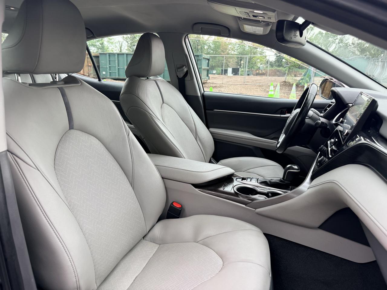 Toyota Camry XLE Auto (Natl) 2021