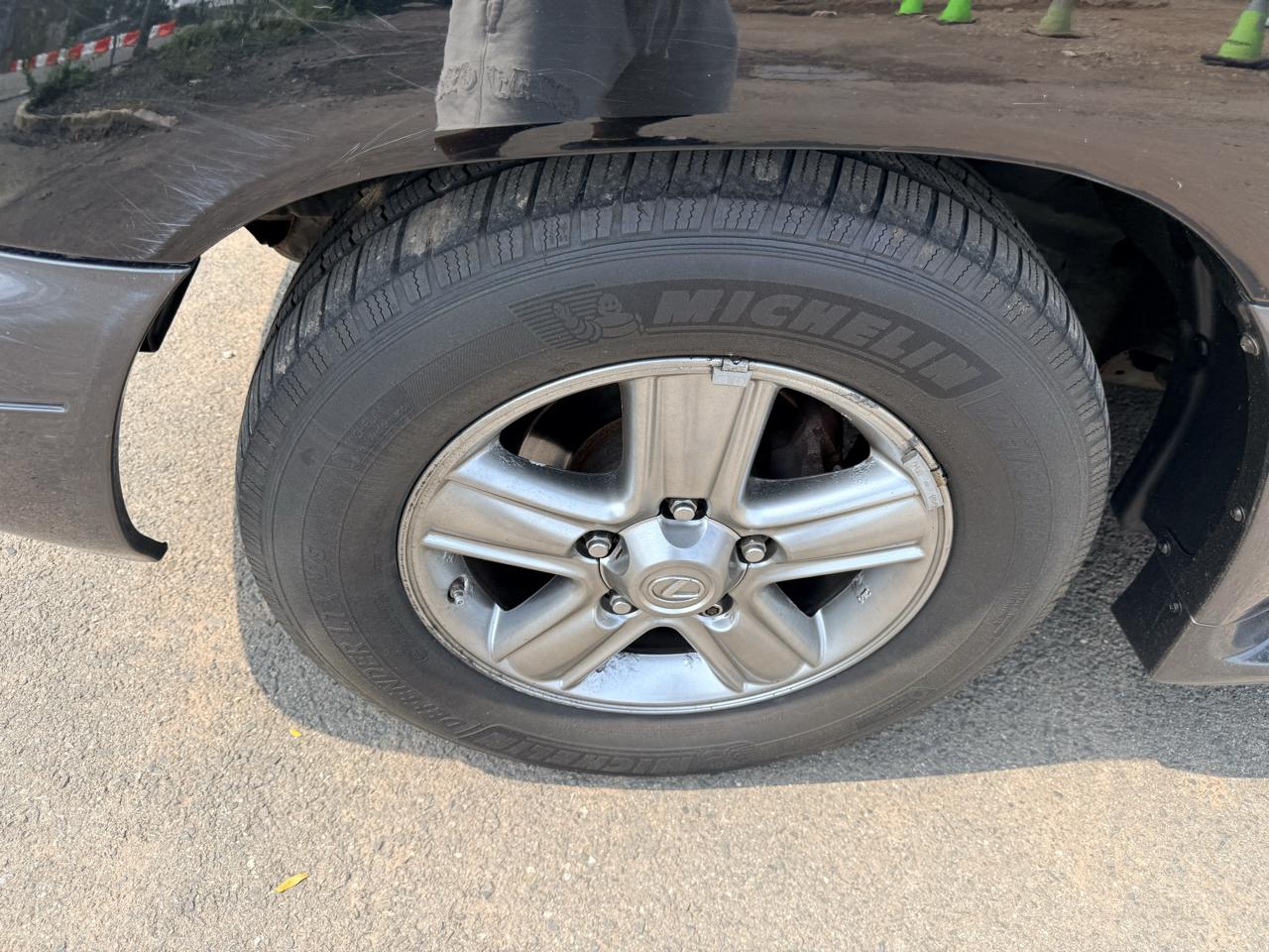 Lexus LX 470 4dr SUV 2006
