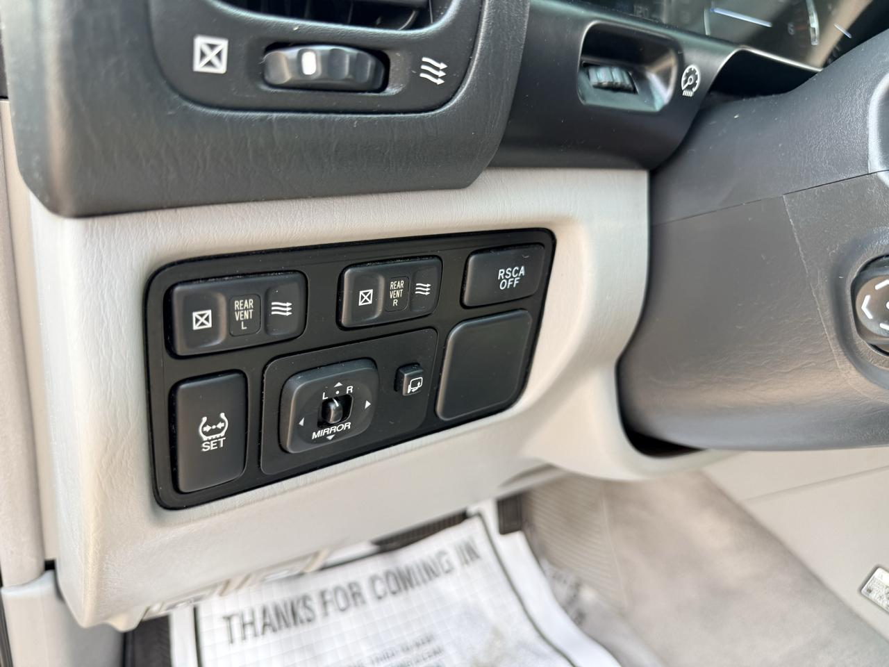 Lexus LX 470 4dr SUV 2006