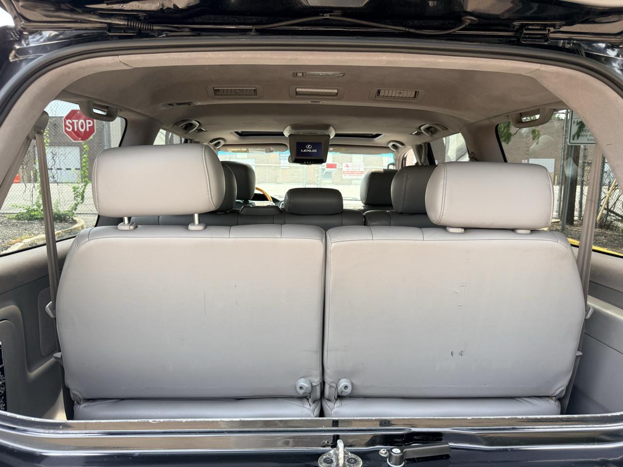 Lexus LX 470 4dr SUV 2006