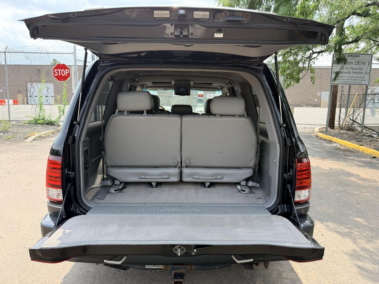 Lexus LX 470 4dr SUV 2006