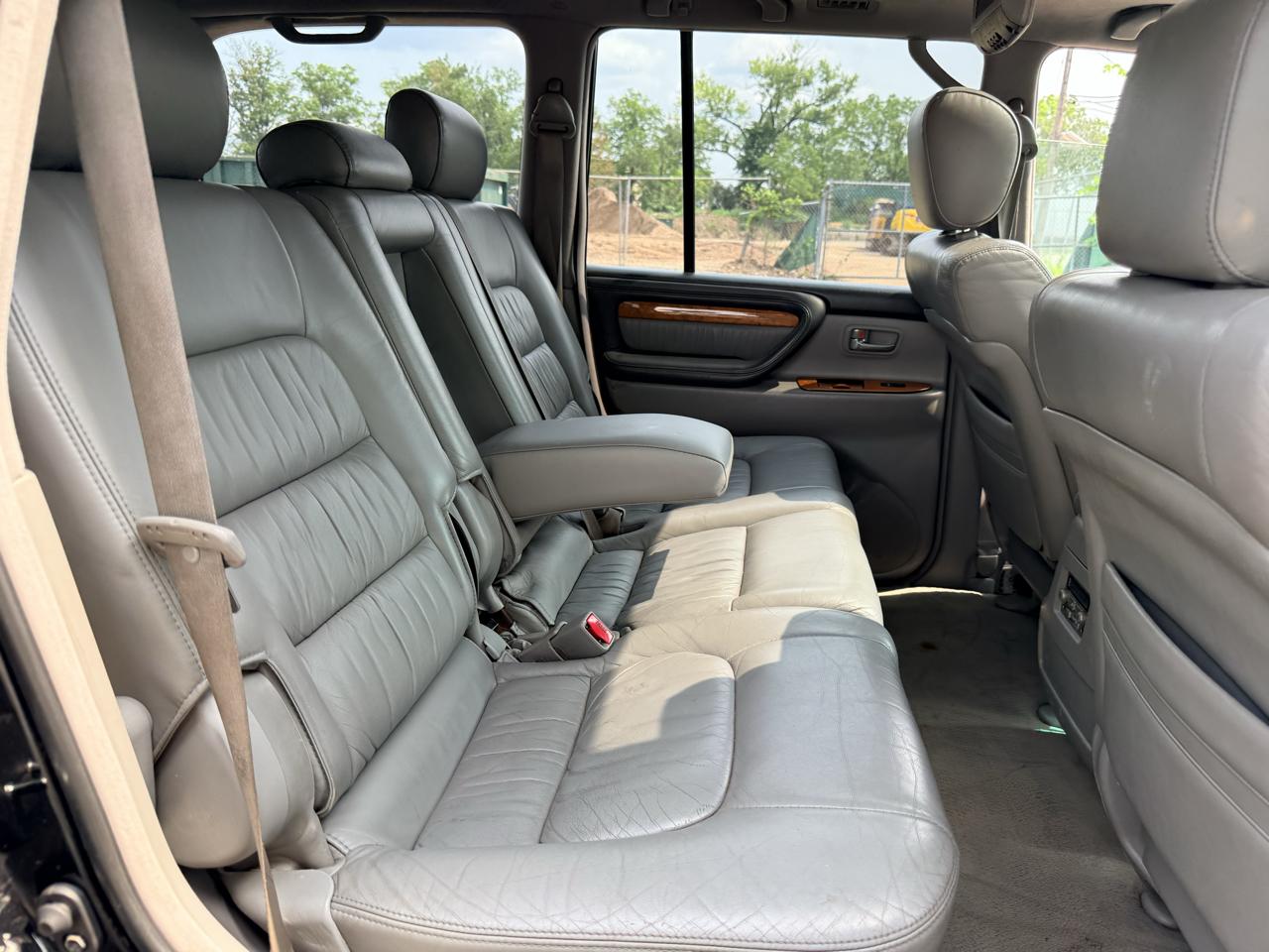 Lexus LX 470 4dr SUV 2006
