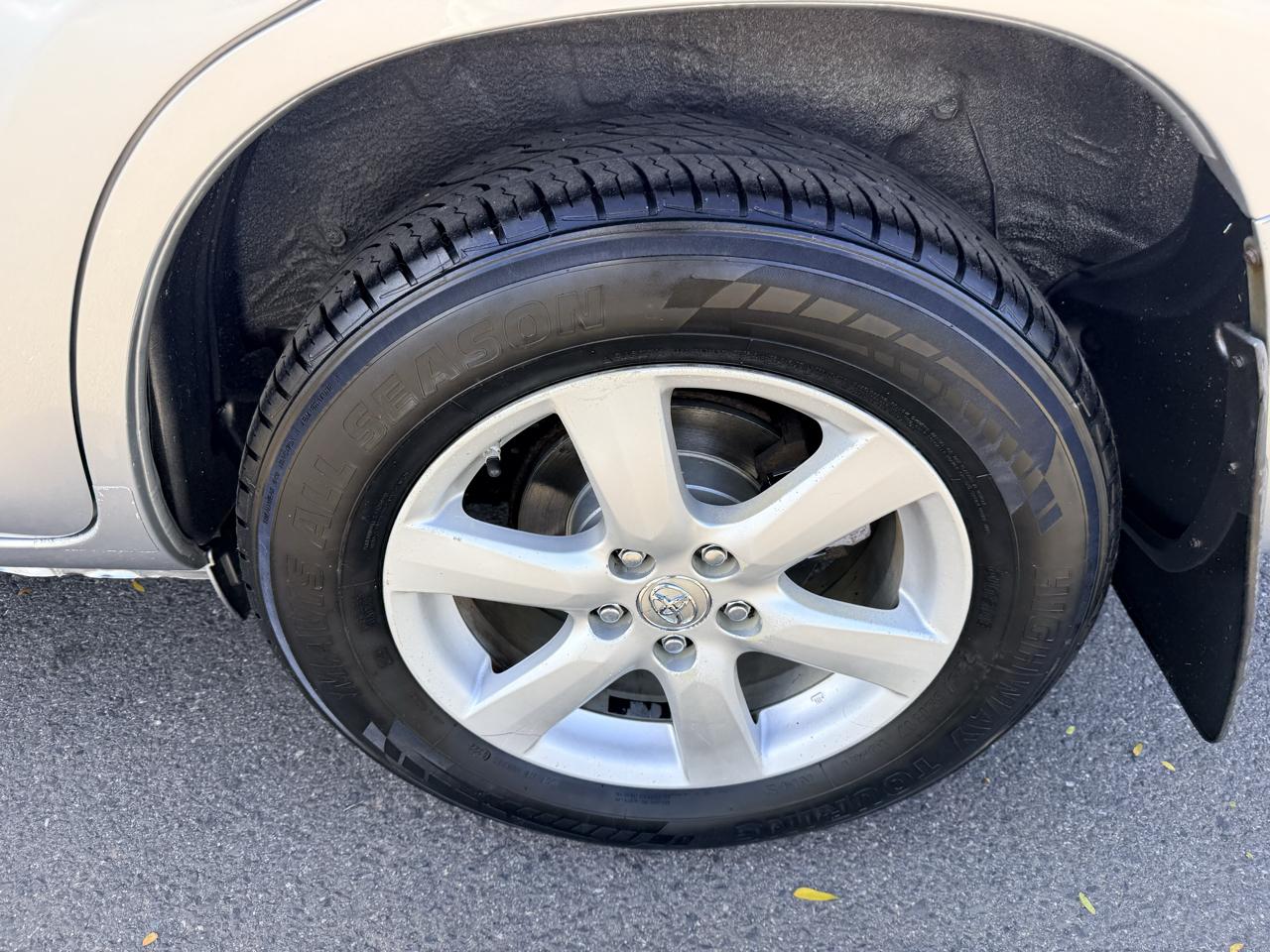 Toyota RAV4 4WD 4dr V6 5-Spd AT Ltd (Natl) 2008